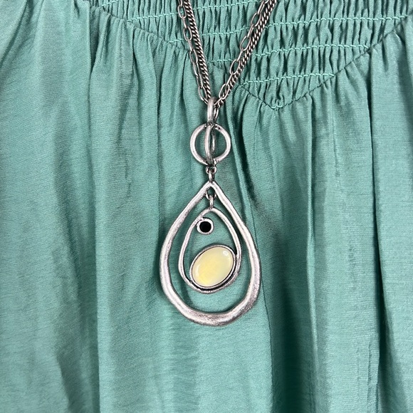 Lia Sophia Necklace - Picture 4 of 5